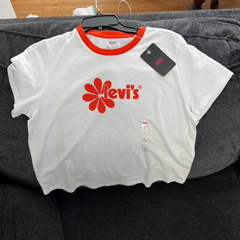 Levi’s t-shirt, new never been worn, size large.
